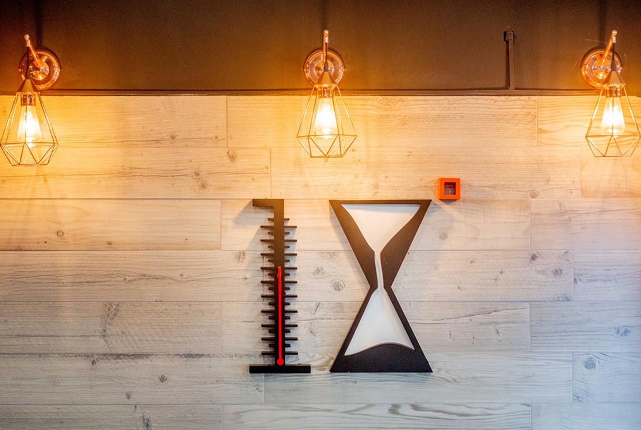 logo pared frontal pizzeria18o.jpg