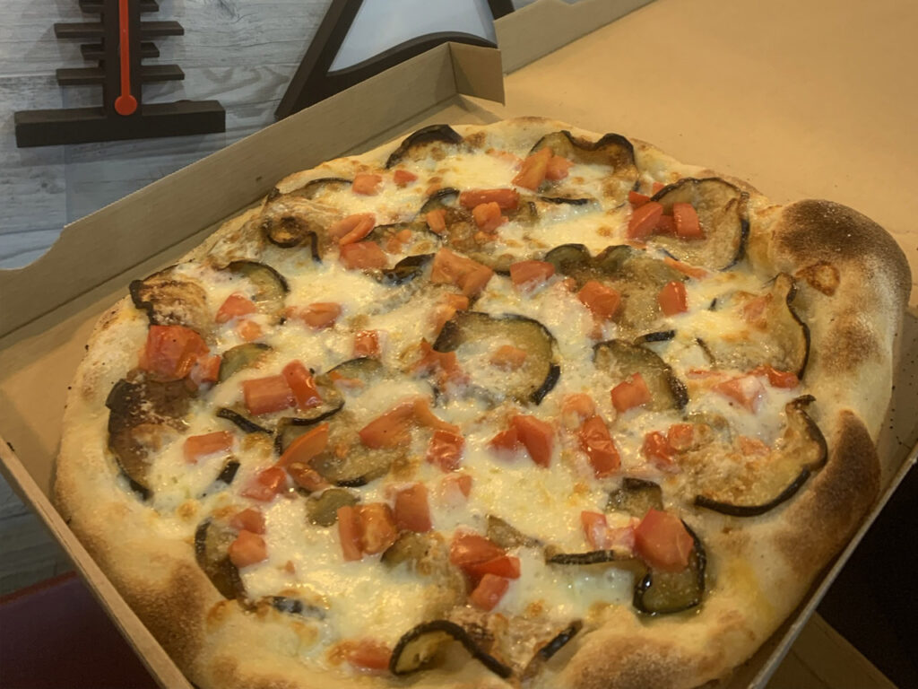 pizza mediana caja pizzeria18o.jpg